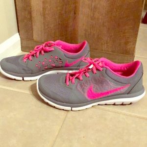 One time used Nike tennis shoes!